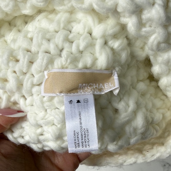 Michael Kors White Knit Hat with Faux Fur Pom - Picture 5 of 7